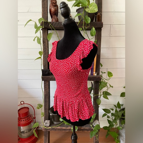 Sim & Sam: Red Cropped Top - Picture 16 of 17